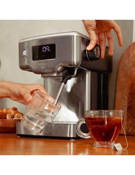 Cecotec Power Espresso 20 Barista Compact Cafetera barista con 20 bares, pantalla digital y thermoblock.