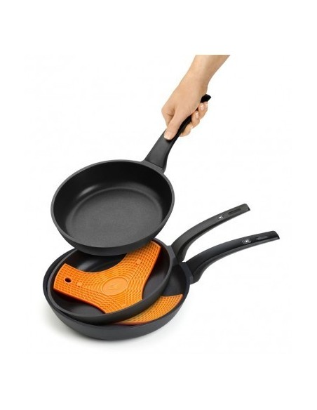 bra-safe-naranja-silicona-alta-calidad-salvamanteles-imantado-manopla-protector-de-sartenes-2.jpg