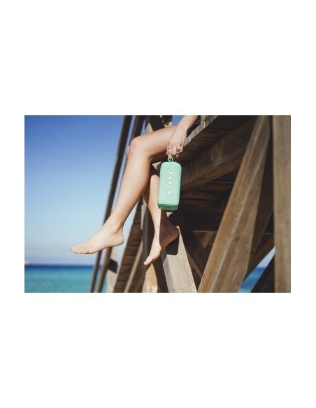 fresh-n-rebel-rockbox-bold-m-bt-altavoz-menta-14.jpg
