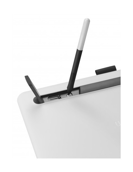 wacom-one-tableta-digital-belkin-hub-usb-c-a-2xusb-usb-c-hdmi-gris-6.jpg
