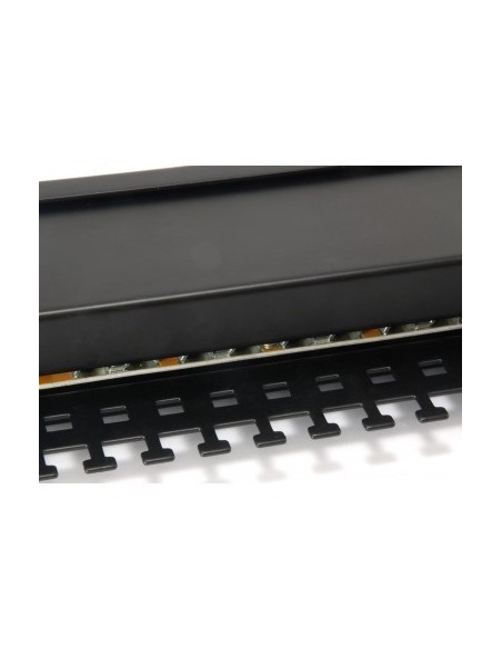 equip-326424-panel-de-parcheo-24-puertos-cat-6-4.jpg