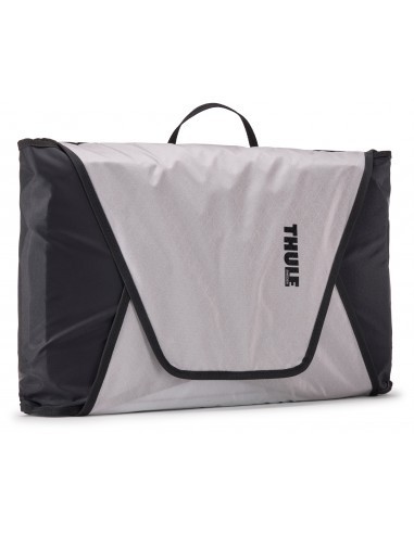 thule-garment-folder-sobre-blanco-para-llevar-ropa-doblada-1.jpg