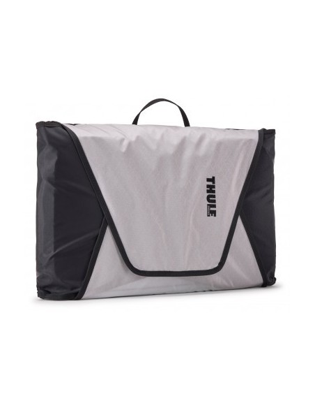 thule-garment-folder-sobre-blanco-para-llevar-ropa-doblada-1.jpg