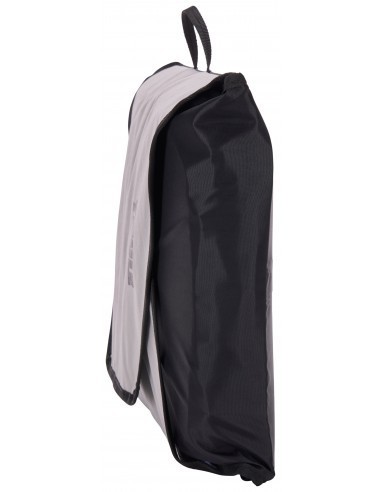 thule-garment-folder-sobre-blanco-para-llevar-ropa-doblada-6.jpg