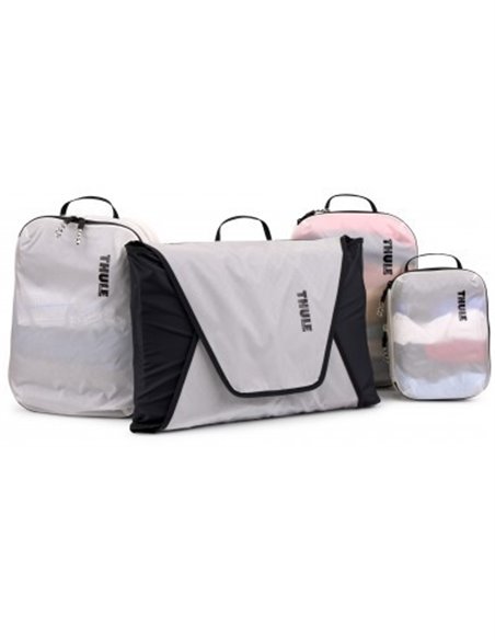 thule-garment-folder-sobre-blanco-para-llevar-ropa-doblada-16.jpg